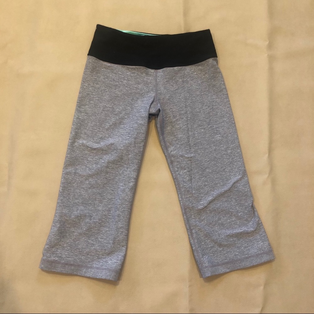 Lululemon Capri Flairs - reversible -